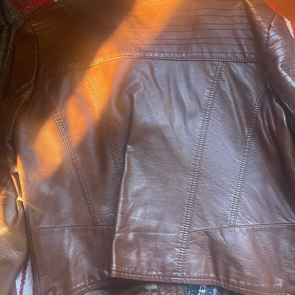 ✨ Jacket✨ - Picture 2 of 2